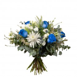 RAMO DE FLORES AZUL Y BLANCO