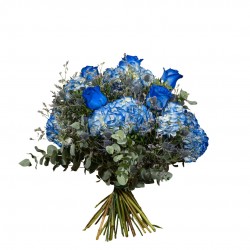 RAMO DE FLORES AZULADO